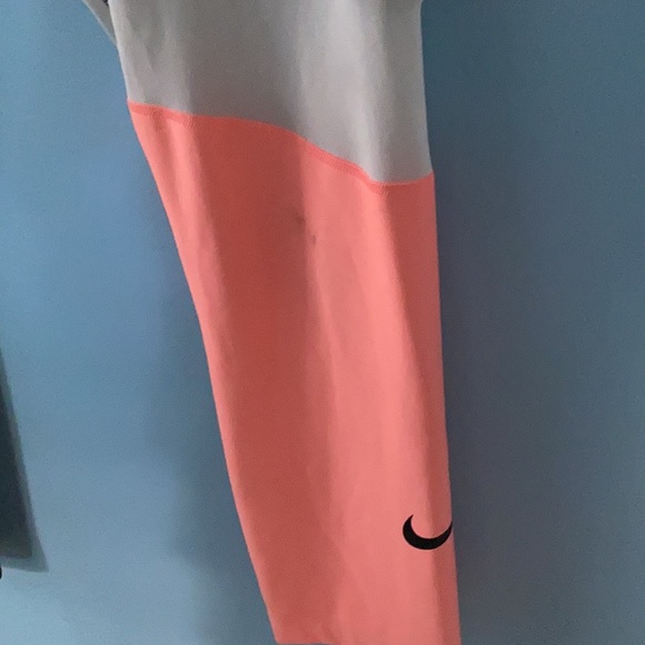 Nike Large Black Leggings - Picture 2 of 3